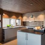 Hébergement de vacances Cozy Modern With Electric Car Charging, Sauna And Fireplace Øyer